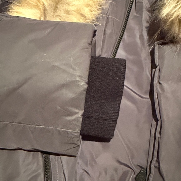 Mackage puffer with fur size medium - Picture 4 of 6